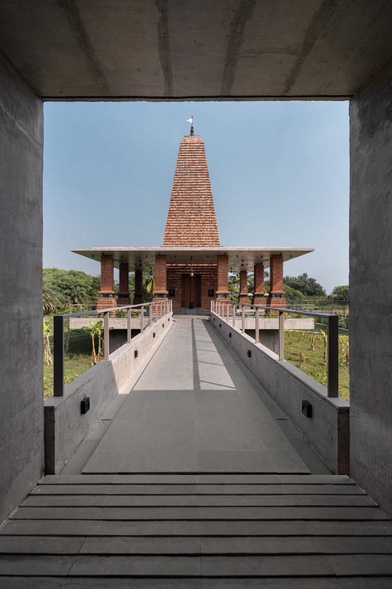 Abin Design Studio elevates Indian temple above tides of Ganges river:
dezeen.com/2025/05/18/gan…