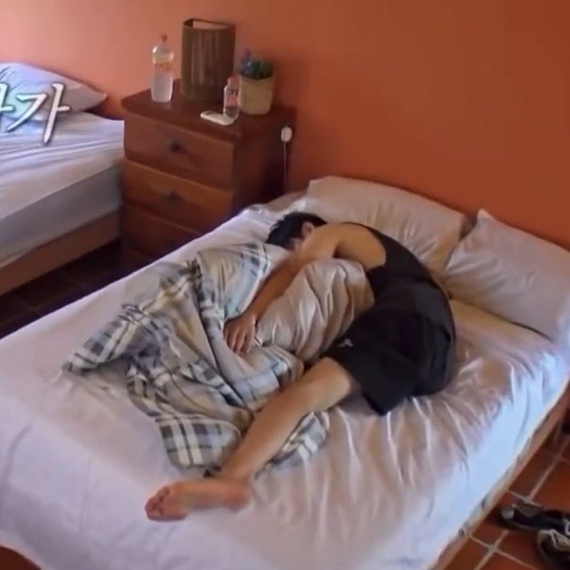 kittenzuyo's tweet photo. juyeon i can be your body pillow…. https://t.co/3JplNTA3Qf