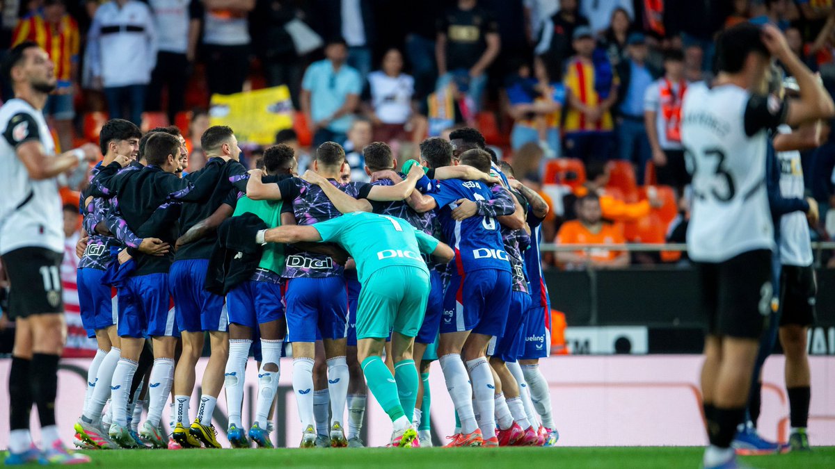 Las únicas 5 derrotas del Athletic esta temporada en Liga:

•0-1 Atletico (último minuto)
•2-1 Barcelona (campeón)
•2-1 Girona (tres penaltis fallados)
•1-0 Atletico (tres palos)
•1-0 Madrid (rotaciones y en el último minuto)

Hemos jugado 37 partidos.

70 puntos. Brutal.