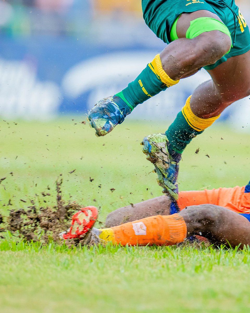 muvibe6's tweet photo. Kwa hiyo kabisa mlitaka Waarabu wa watu RS Berkane wachafuke kwenye matope kama hivi 😅

📸 || @muvibe6
#VibeLaPichaLiendelee📸 https://t.co/wWpQpH8ujk