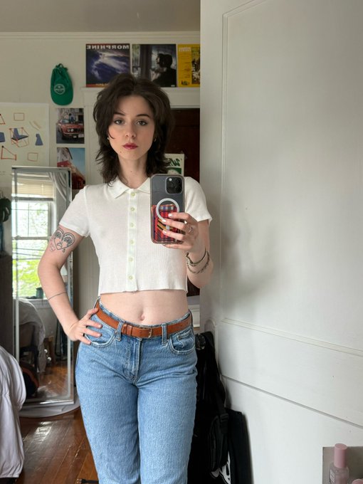Hickey - 1 pic. I am just beginning to reap the benefits of growing out my bangs https://t.co/OxzOcVSLMG