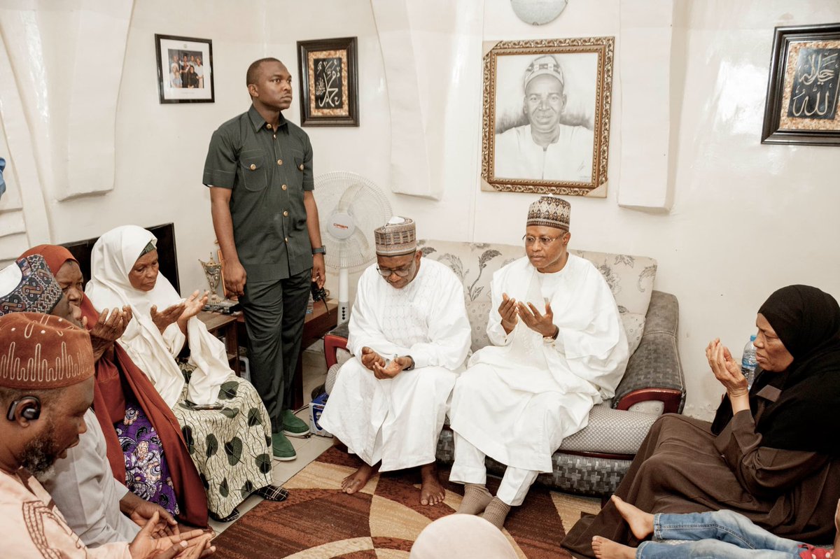 ubasanius's tweet photo. I was in Zaria today to pay a condolence visit to the family of my uncle, the late Capt. Shehu Iyal, who passed away on May 15, 2025.

Capt. Iyal was an elder statesman and a distinguished aviation expert. He served Nigeria with dedication as a Presidential Adviser on Aviation to Presidents Olusegun Obasanjo and Goodluck Jonathan. His immense contributions played a pivotal role in shaping the nation’s aviation industry. He will be profoundly missed.

May Allah forgive his shortcomings, accept his good deeds, grant him Aljanatul Firdaus, and give his family and loved ones the strength to bear this irreplaceable loss. Ameen.