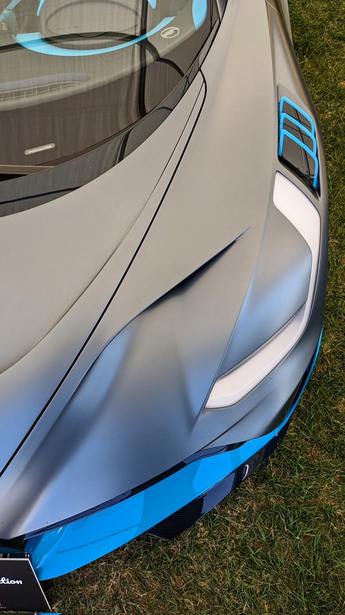 CarsOfGMaps's tweet image. My favourites
A particular style of photograph that I totally didn't steal from anyone
(Thread)
