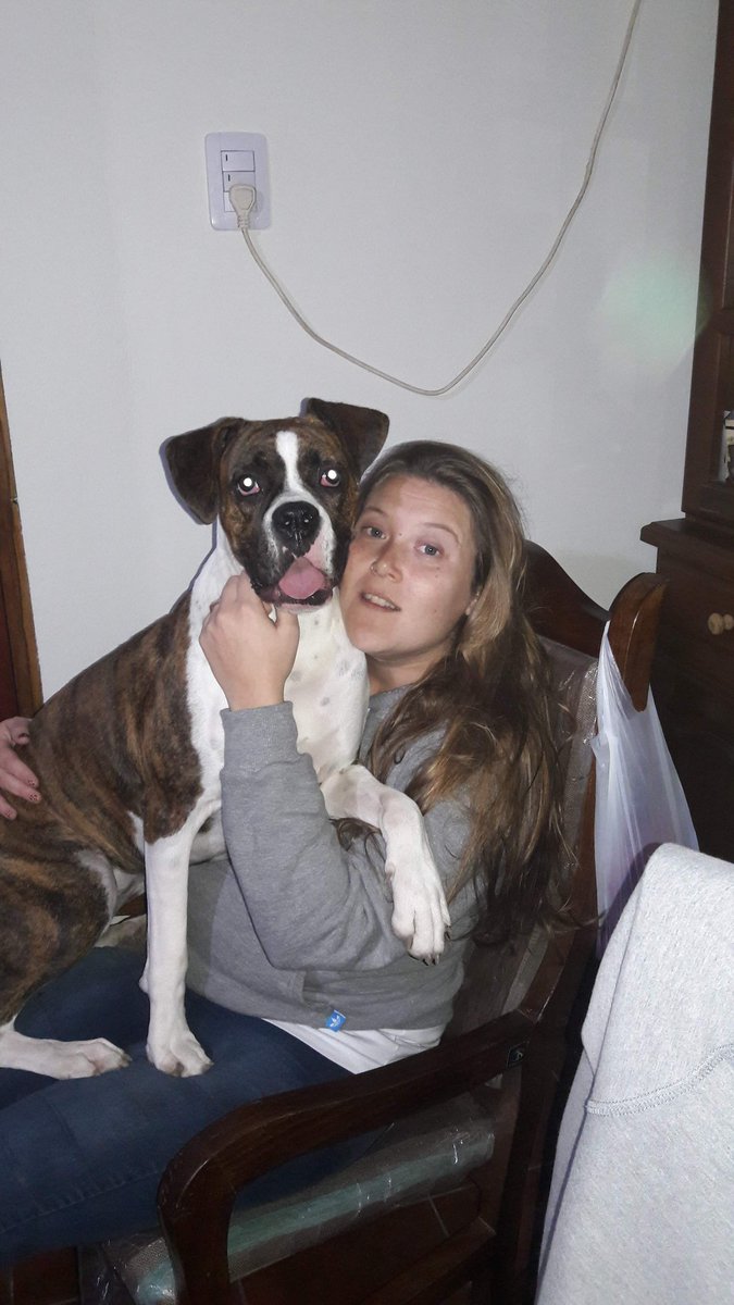 SaborLuz24's tweet photo. Siempre supe que la muerte de mi perra me iba a doler, pero nunca imaginé que tanto.
Un pedazo de mi se fue con ella.
Hasta siempre mi Amada Arya ! 
Sé que fuiste feliz como yo y estuvimos juntas hasta el final ✨ https://t.co/4eK2QFK9eW