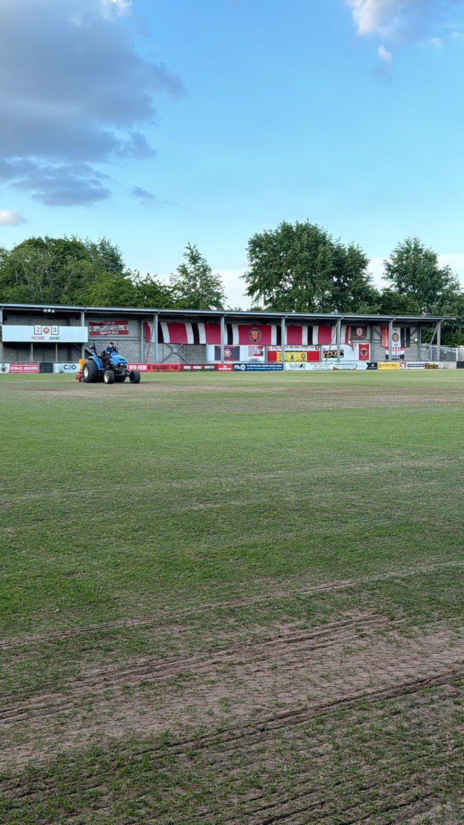 NW Pitch Maintenance (@nwpitch) on Twitter photo Almost completed today's renovations <a href="/FCUnitedMcr/">FC United of Manchester 🟥⬜⬛</a>
Lads staying late to complete the job 🌱⚽️ Almost completed today's renovations <a href="/FCUnitedMcr/">FC United of Manchester 🟥⬜⬛</a>
Lads staying late to complete the job 🌱⚽️
