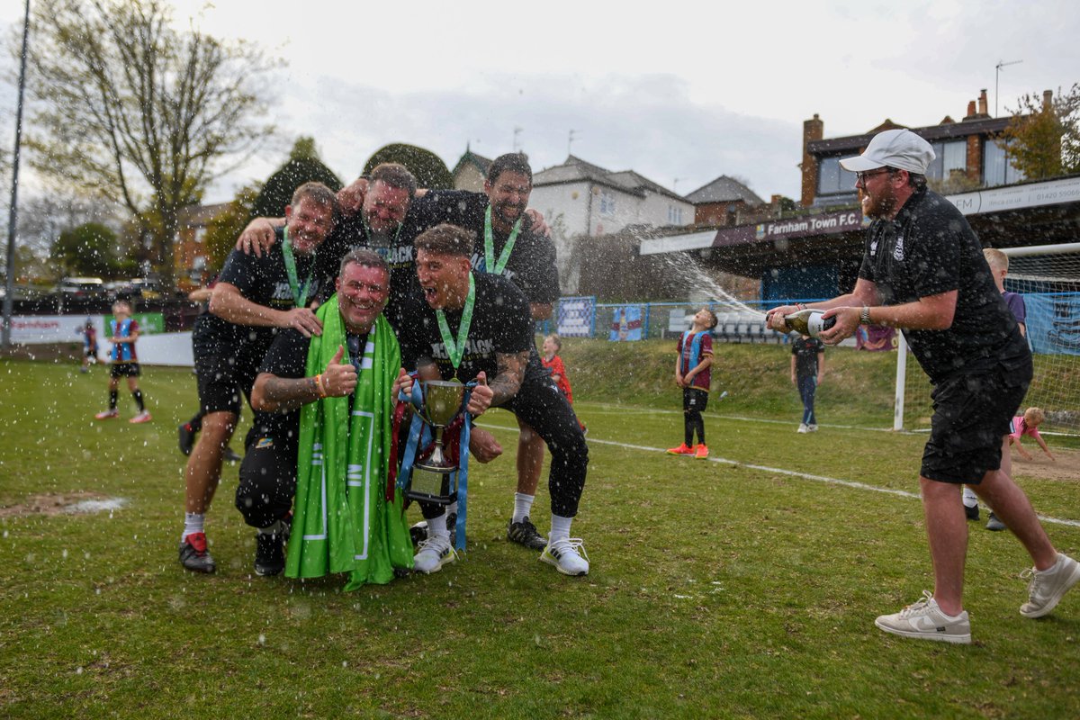 ✅ 𝗠𝗔𝗡𝗔𝗚𝗘𝗠𝗘𝗡𝗧 𝗧𝗘𝗔𝗠 𝗖𝗢𝗡𝗙𝗜𝗥𝗠𝗘𝗗 

We're delighted to confirm that the entire First-Team Management Team will be returning next season! 👊

After helping guide us to Step 3 for the first time ever, Assistant Manager <a href="/Jimmy_Hibburt/">Jimmy Hibburt</a>, Lead Coach <a href="/paulbarry07/">Paul Barry</a>,