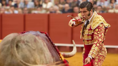 Vale_2864's tweet photo. @Elchemmsito2_0 Qué horrible avalar algo así. Nunca más este cantante. https://t.co/iO1Qq8bk2h