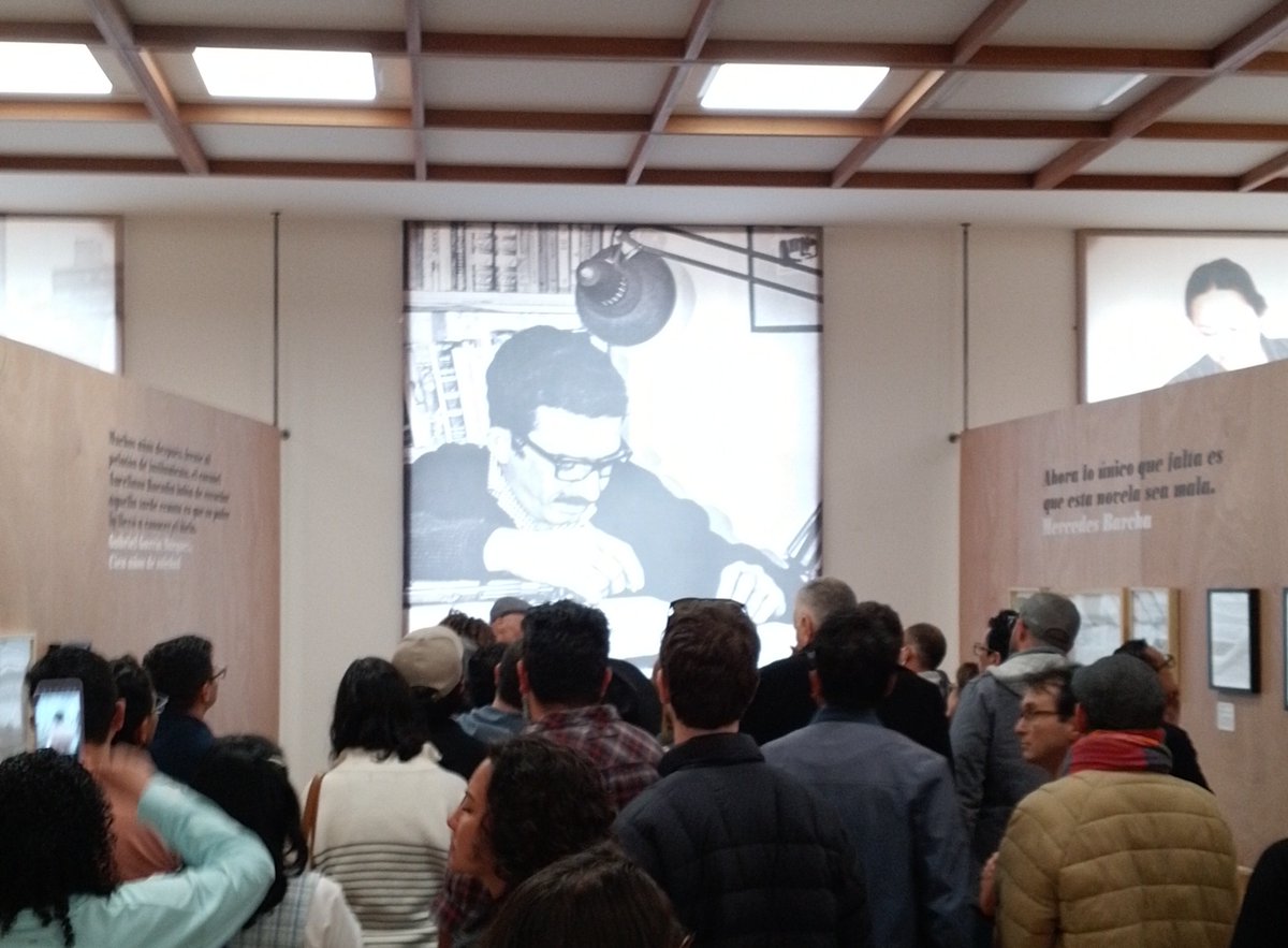 OCICRD's tweet photo. @FundacionGabo https://t.co/7iylHDkzdl
Director del #ProcapRD califica de impresionante exposición en #Bogotá sobre legado de #GabrielGarcíaMárquez.

#FundaciónGabo
#FestivalGabo
@bibliotecanalco
#Periodismo
#ComunicaciónSocial
#Prensa
#RD
#RepúblicaDominicana 
#Colombia 
#ViajeAcadémico
#Press https://t.co/ct2kvRc9Yc