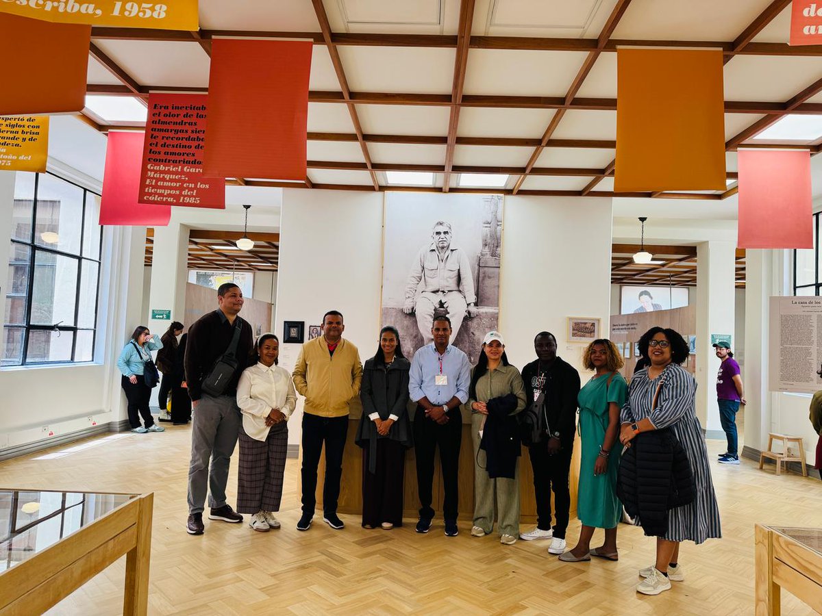 OCICRD's tweet photo. @FundacionGabo https://t.co/7iylHDkzdl
Director del #ProcapRD califica de impresionante exposición en #Bogotá sobre legado de #GabrielGarcíaMárquez.

#FundaciónGabo
#FestivalGabo
@bibliotecanalco
#Periodismo
#ComunicaciónSocial
#Prensa
#RD
#RepúblicaDominicana 
#Colombia 
#ViajeAcadémico
#Press https://t.co/ct2kvRc9Yc