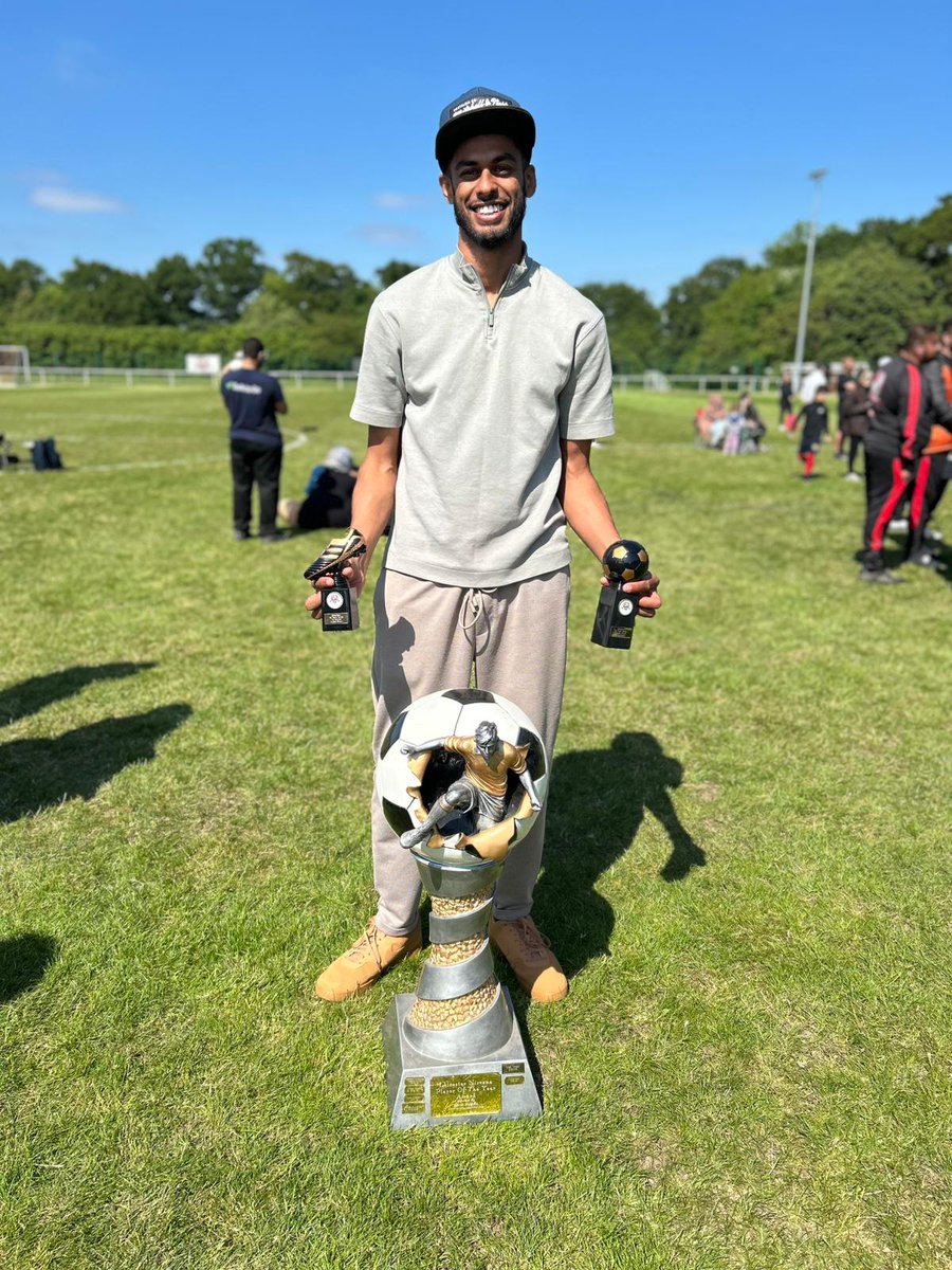 mussabham's tweet photo. Always a huge honour to get Players Player of the Year and to finish as Top Goalscorer after a difficult transition to the club wasn't too bad either! 🫣 Now the focus shifts to next season and let's see if we can make something special happen! 🤲🏽❤️ @LeicNirvana #Alhamdullilah https://t.co/fIpAw5ksqK