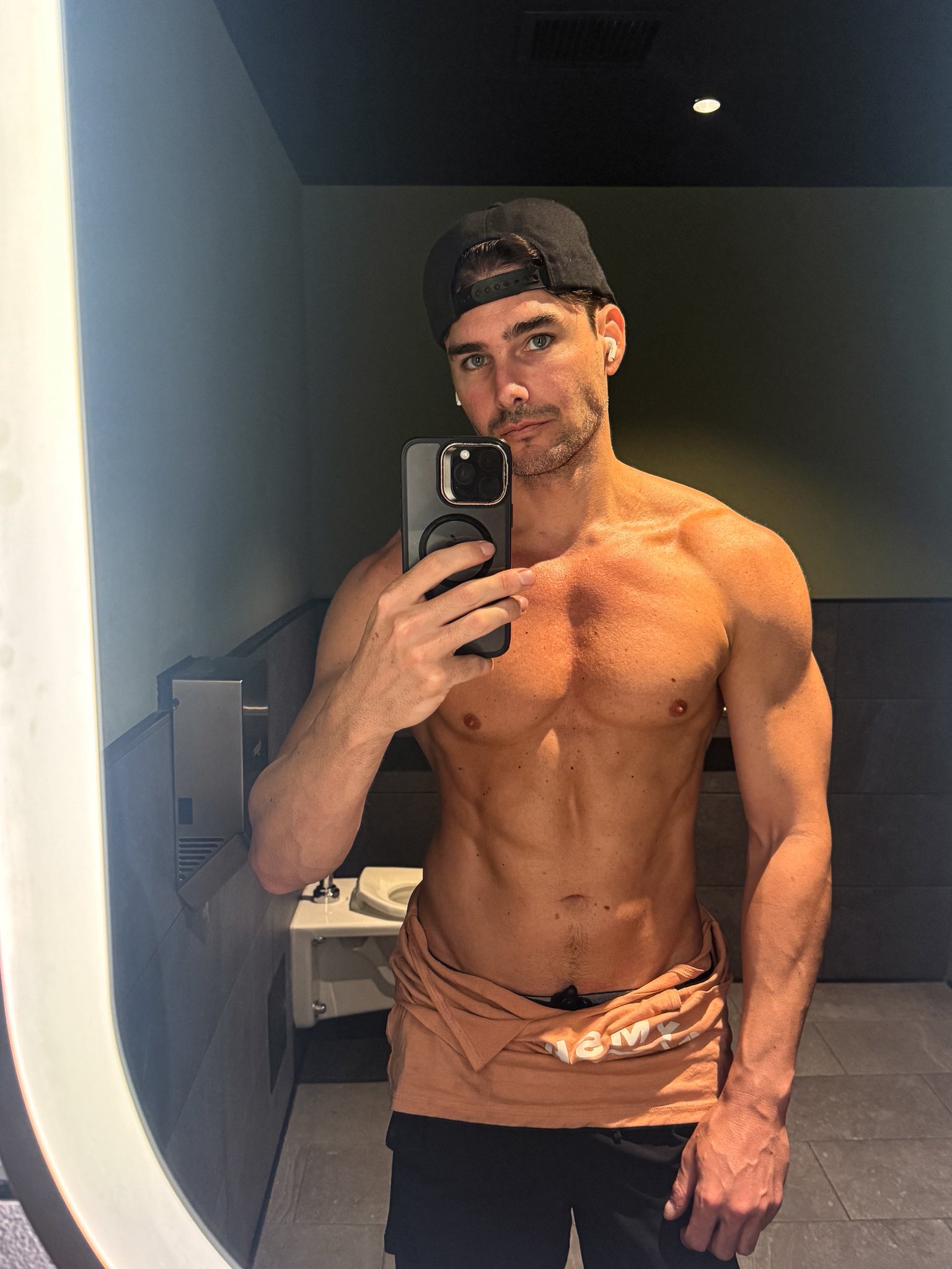Solid pump today! Last week in LA! https://t.co/LmkH68ISNA