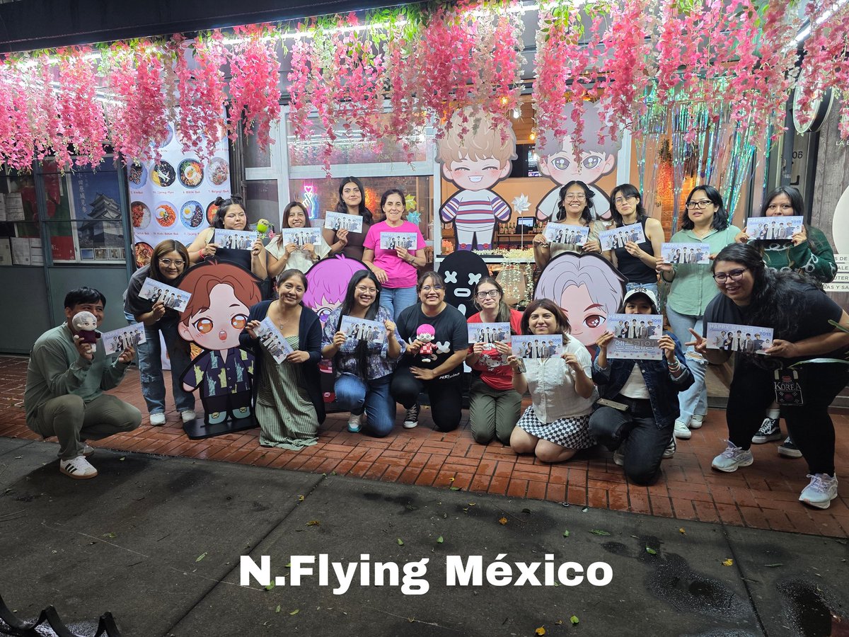 NFlyingMexico's tweet photo. [250519] #NFlying 

Feliz 10° Aniversario a la mejor banda del mundo 🐧💫

Gracias N.Fia por acompañarnos a festejar a lo grande a los chicos

#NFlying데뷔10주년 #NFlying_10th_Anniversary #NFlying 

©️ Staff N.Flying México 🇲🇽💫 https://t.co/5G6olmqrZo