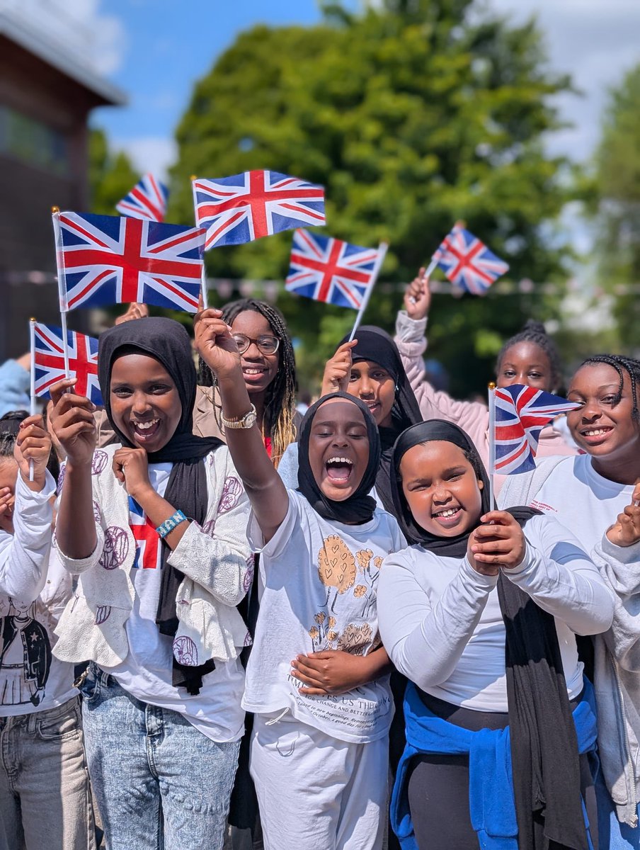 Last week, we honored courage, remembered heroes, and celebrated peace.The whole school worked together to retell the events of the war and VE Day with pride, songs, and stories.
Lest we forget.
#VEDay #History #PeaceAndHope #PrimarySchoolLife #LearningTogether #LestWeForget