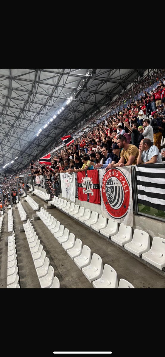 OM / SRFC (17/05/2025)

Bravo à la quinzaine de membres présents à Marseille samedi soir 👏🏻