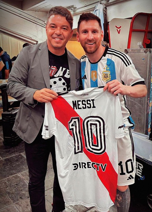 Ale_Villa85's tweet photo. #MessiARiver 
¡¡Es lo que todos queremos!! https://t.co/qU3bwINEDf