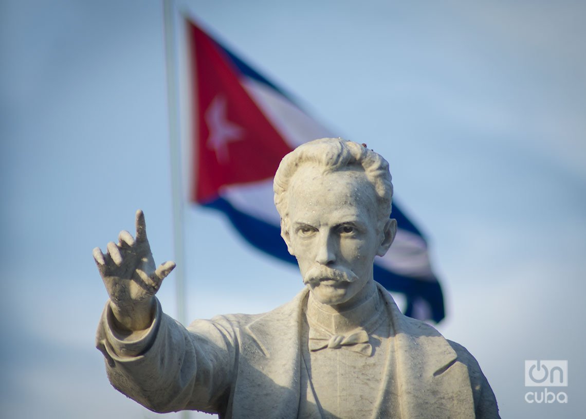 #Cuba conmemora el 130 aniversario de la caída en combate de nuestro apóstol José Martí. 
#CubaViveEnSuHistoria