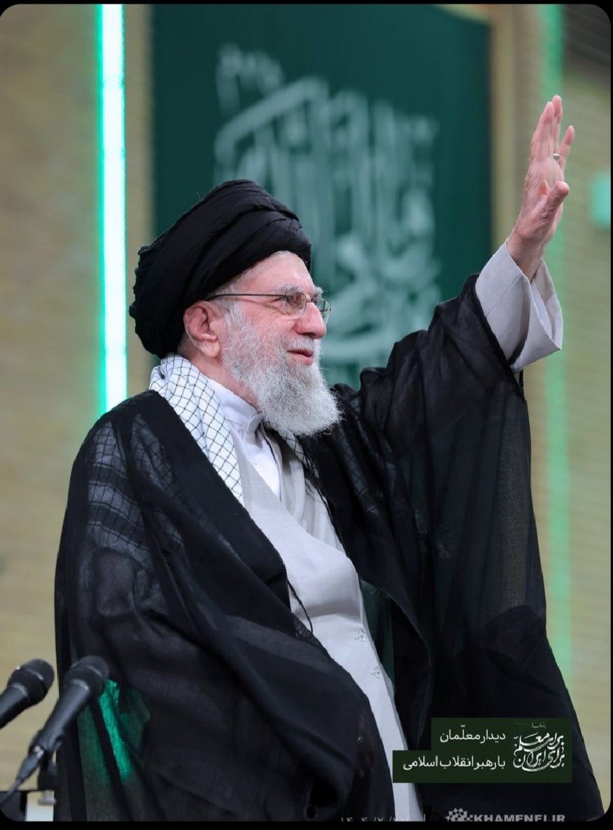 mohamad_pmr's tweet image. سلامتی رهبر معظم باذکر صلوات...
#لبیک_یا_خامنه‌ای 
#حمايت_انقلابى