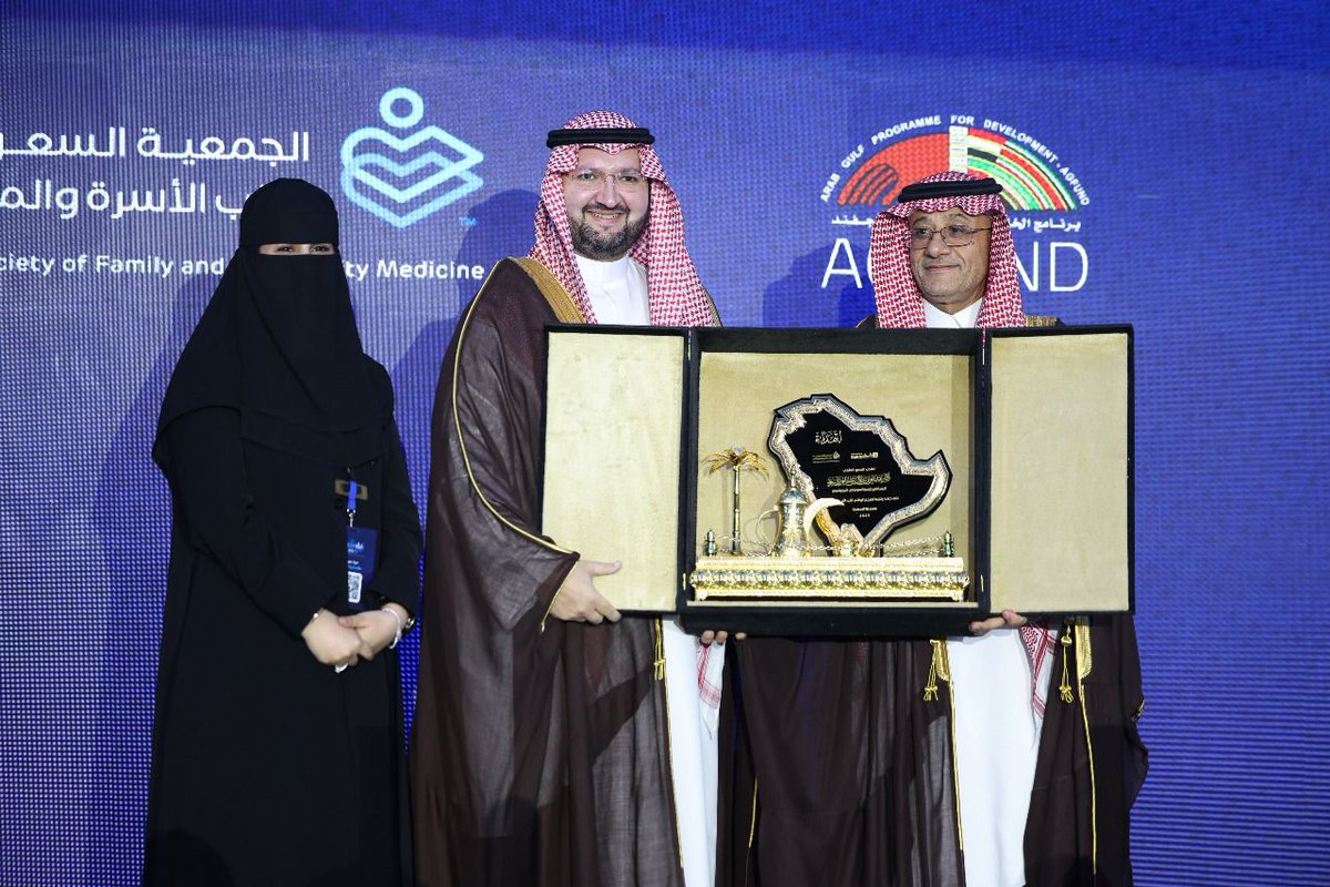 عبدالعزيز بن طلال tweet media