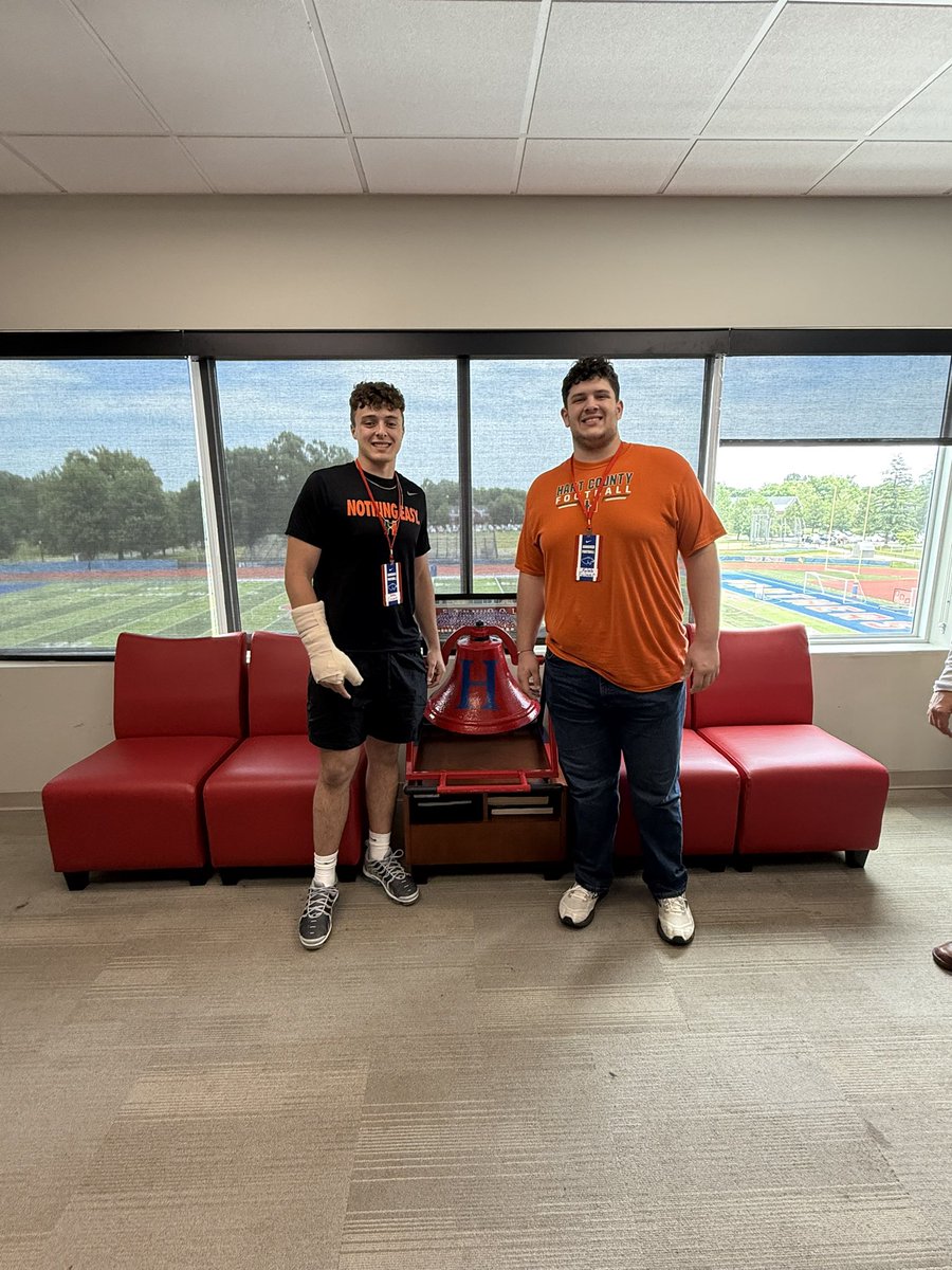 KalebFulner's tweet image. Thank you @HanoverFTBL for the amazing visit!! I’m happy to announce that I have received my first offer! @griffinchad22 @HartCountyFball @HCHSRaider @CoachKat5 @DLCoach_Danford @MTHEO12