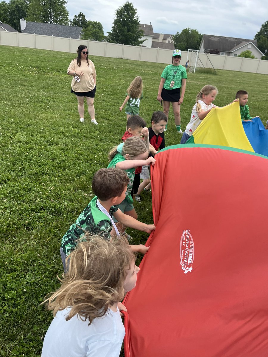 Field Day Fun!! ❤️🧡💚💙 #SCEsoars