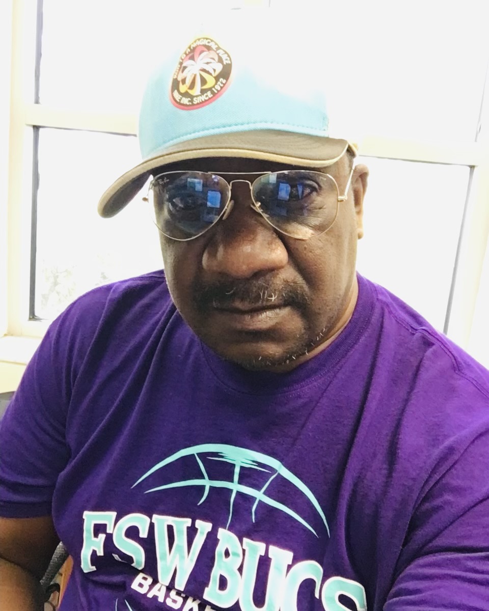 Tony Perkins (Florida Basketball Bulletin) (@tperkinsbball23) on Twitter photo The look you have after a tiresome morning and you need lunch, a haircut &  a shave!
#FloridaBasketballBulletin The look you have after a tiresome morning and you need lunch, a haircut &  a shave!
#FloridaBasketballBulletin