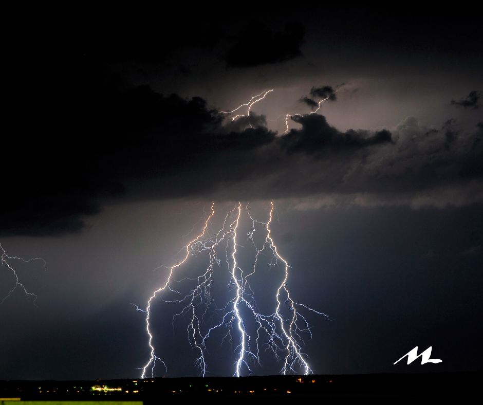 MetroLink Tulsa service is still operating at this time, but please be weather-aware and plan ahead.

⚠️ Midtown Memorial Station and Denver Avenue Station attendant desks are closed for the rest of the day due to severe weather.