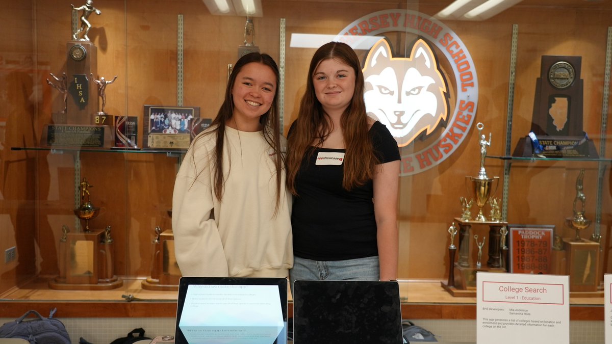 Today’s D214 App Showcase at Hersey High School was packed with creativity! Students across the District, Barrington, and St. Viator created 93 unique apps, ranging from games to educational tools and innovative solutions. The top apps will present at the Apple Store on Michigan