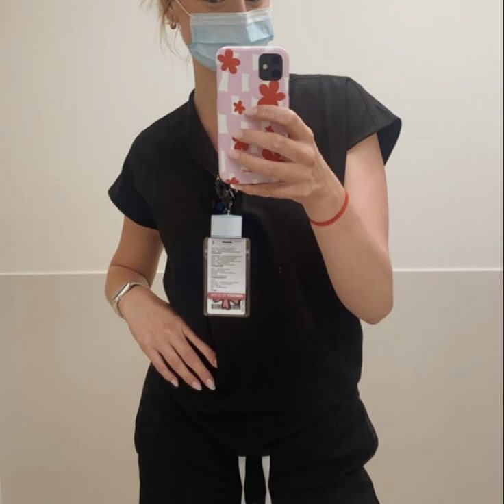 LucyShepherdRob's tweet photo. Day 1 of Intern year! https://t.co/MrAlxneNKp