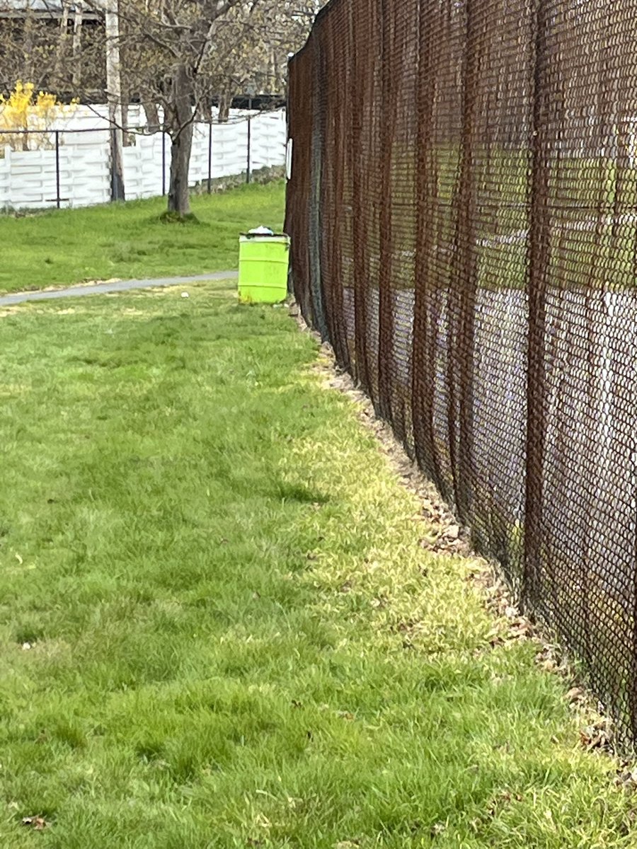 LibbyMCarew's tweet photo. @City0fStJohns these 2 garbage cans at Conway Glen Park have been full for a week. Pls empty them more frequently. @DannyBreenNL #stjohns https://t.co/n15NaF0mMX