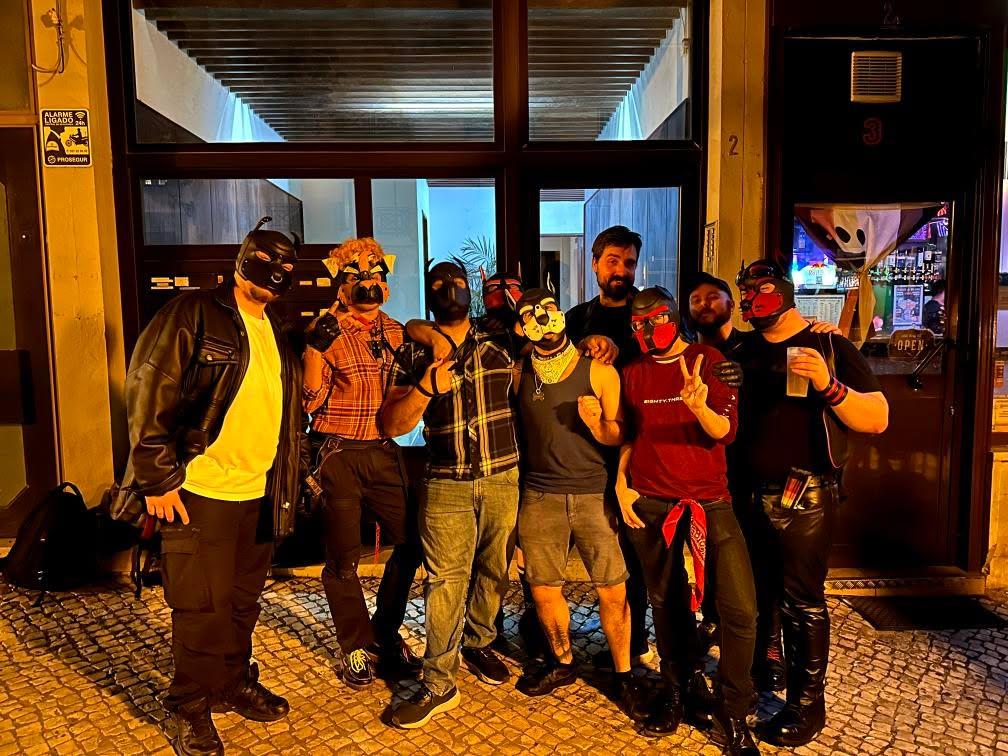 Day 1 of invading <a href="/pupplayportugal/">Puppy Play Portugal</a>, they don't seem to have noticed I'm an outsider. They must have assumed I'm <a href="/PupMarmalade/">Mar-mar 🔜 DLW</a>. More intel to come 👀