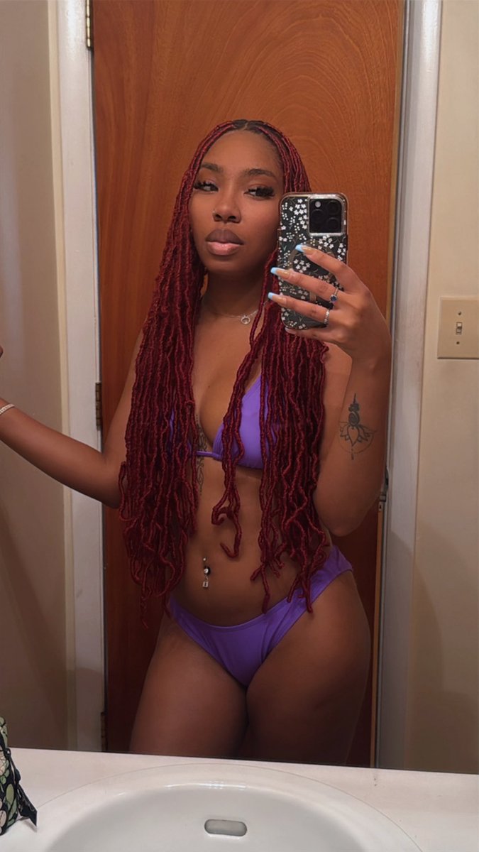 Callmeshegoo's tweet image. Pool day after a long, drunk birthday weekend☀️