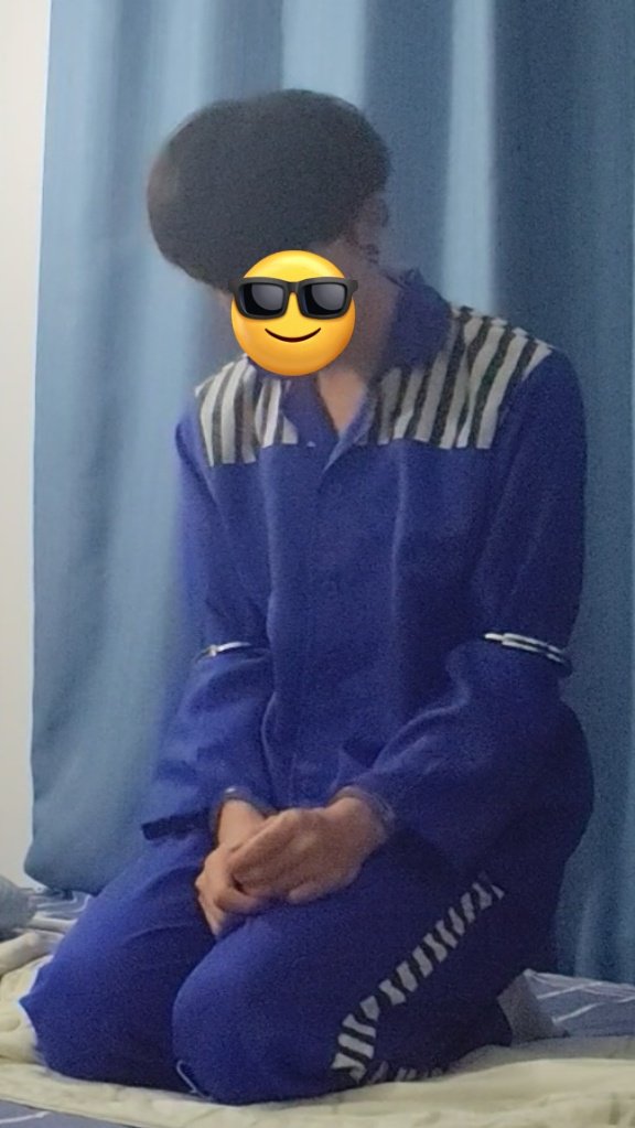 嘿嘿，小更一波（｡ò ∀ ó｡）
#镣铐 #手铐脚镣 #囚服 #监禁