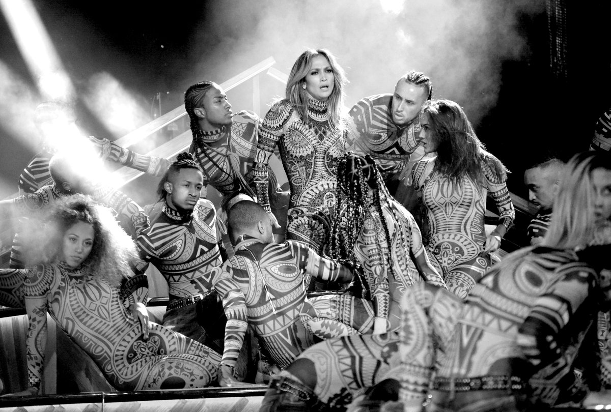 AMAs's tweet photo. Timeless #AMAs performances in black + white 🖤🤍 https://t.co/W3a4yP0B3b