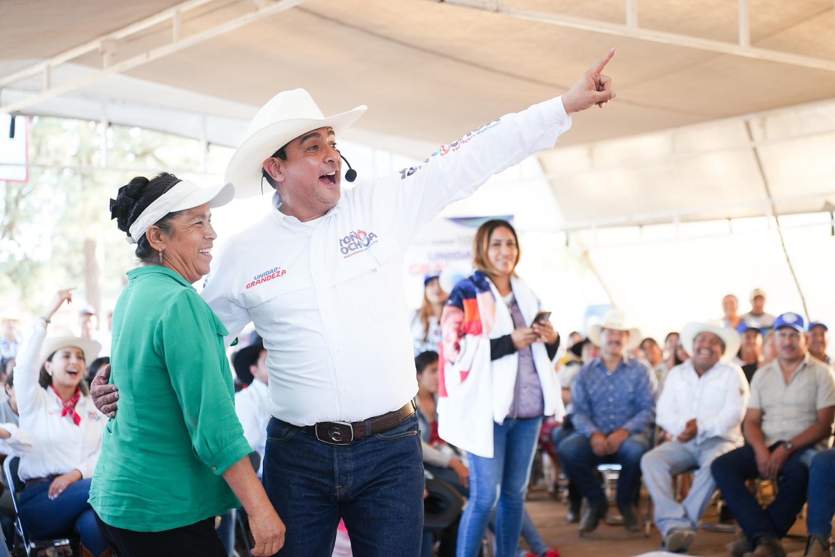 josejoseantonio's tweet photo. ¡Gracias Pericos, por tanto cariño y entusiasmo! 🤩🙌🏼

Aquí lo que vale es la palabra y el respaldo de la gente buena que quiere un mejor futuro para su comunidad. 

Por ustedes, vamos rumbo al 1️⃣ de junio, en #UnidadYGrandeza. https://t.co/3QXJsIzSJT