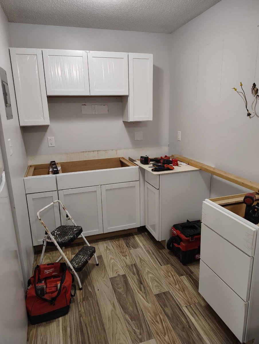 dakotamain_inc's tweet photo. Kitchen renovation in progress‼
Swipe to see the before and a sneak peek of the transformation so far!
Does your kitchen need a remodel?
📞(605) 271-7257
#kitchenremodel #transformation #maintenancelife #beforeandafter https://t.co/mRJpRwbA3b