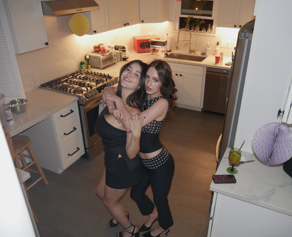 We had a birthday <a href="/devon_gabriella/">devon gabriella 🕊️ has no bad blood</a> 👯‍♀️