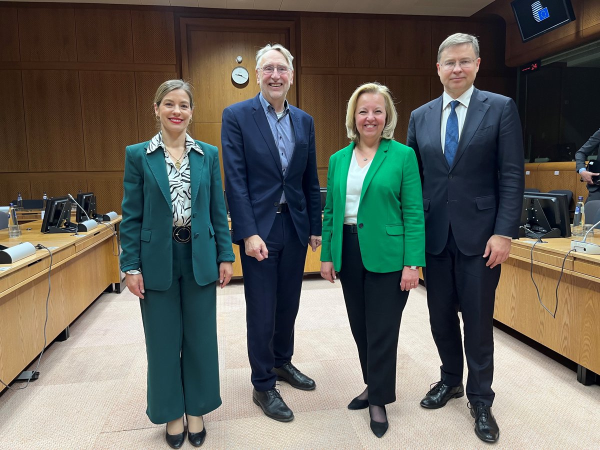 Valdis Dombrovskis (@vdombrovskis) on Twitter photo Macro-financial assistance for Egypt - provisional agreement reached in the 2nd political trilogue tonight. Congrats to @poland25EU <a href="/AgnieszkaBartol/">Agnieszka Bartol</a>, @EuroparlEN Rapporteur <a href="/CelineImart/">Céline Imart</a> MEP Chair <a href="/berndlange/">Bernd Lange</a> + shadows for the good work. Next steps: adoption in EP and Council Macro-financial assistance for Egypt - provisional agreement reached in the 2nd political trilogue tonight. Congrats to @poland25EU <a href="/AgnieszkaBartol/">Agnieszka Bartol</a>, @EuroparlEN Rapporteur <a href="/CelineImart/">Céline Imart</a> MEP Chair <a href="/berndlange/">Bernd Lange</a> + shadows for the good work. Next steps: adoption in EP and Council