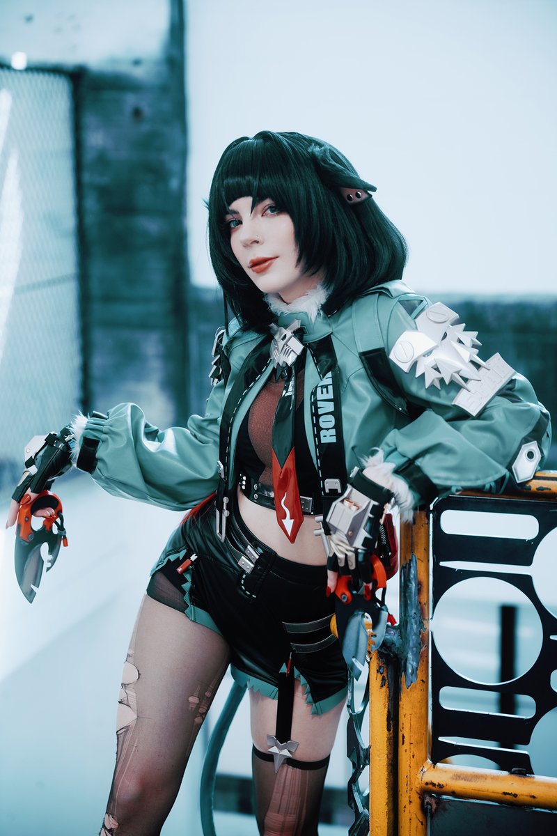 visceraevt's tweet image. a little rat and her knifies c: 🔪