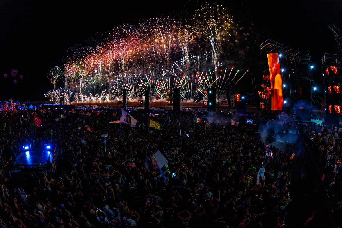 SlanderOfficial's tweet image. SLANDER B2B @NGHTMRE ✅

EDC THAT WAS OUT OF THIS WORLD

THE FIREWORK MOMENT..
IT LEFT US SPEECHLESS…

THANK YOU THANK YOU THANK YOU

GUD VIBES FOREVER ❤️