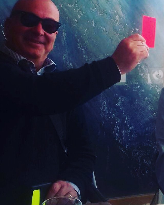 Un Italiano indignato, al Segretario del #Pd Elena Ethel #Shlein detta Elly. La neo sindaca di Merano (Bolzano) #Zeller “Catarina” toglie la fascia tricolore durante la cerimonia del passaggio delle consegne. L’indignazione aumenta perché Catarina (citazione in dialetto