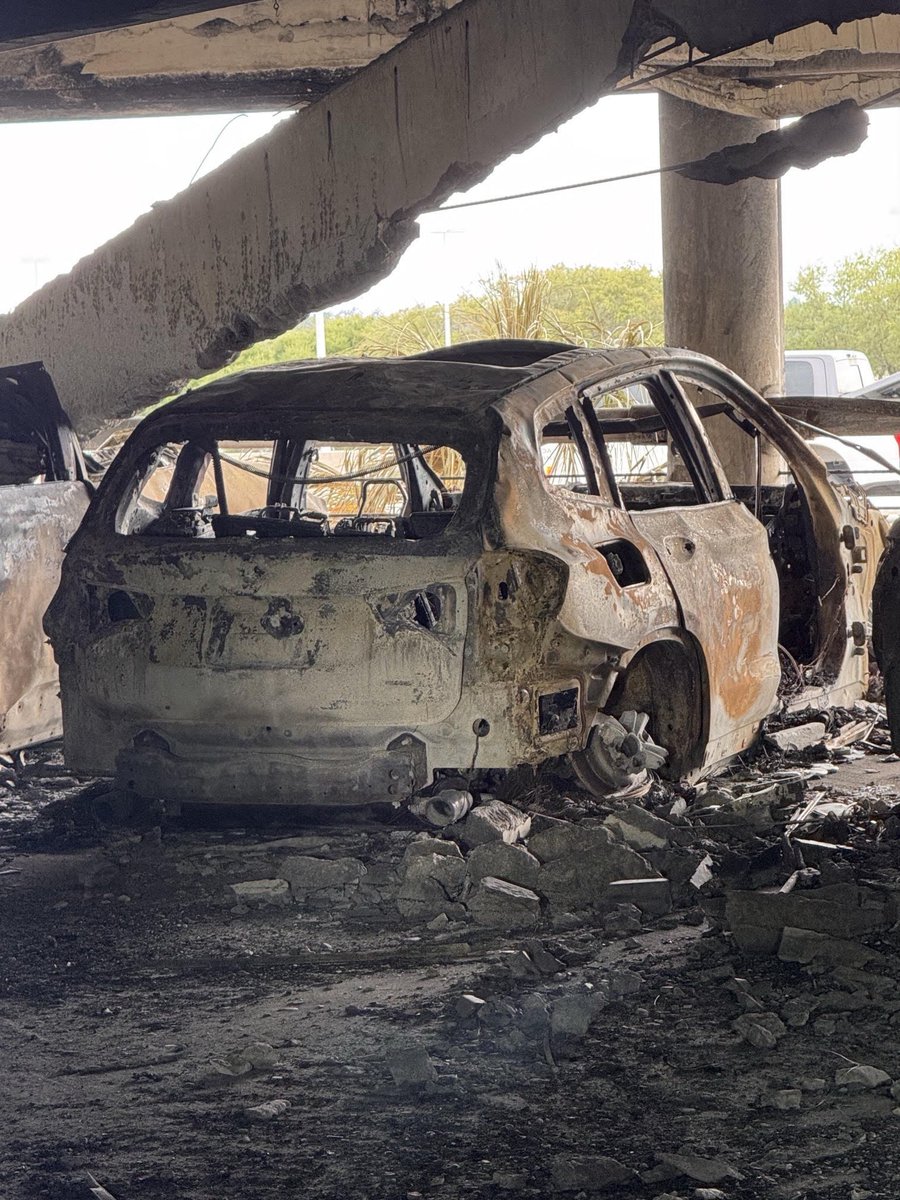 SawyerMerritt's tweet image. NEWS: Following rampant speculation that the Friday afternoon fire inside the hourly garage at Jacksonville International Airport was started by a @Tesla, officials with the Jacksonville Aviation Authority have confirmed that was not the case.

Officials are exploring the…