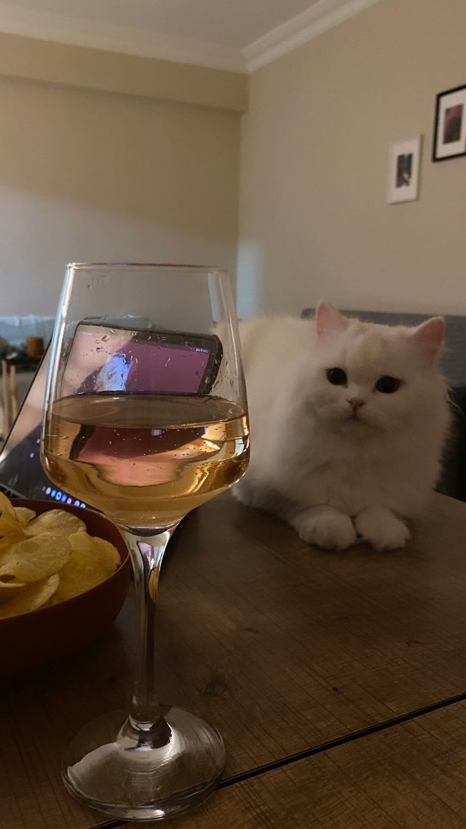 Dertleşiyoruz kendimize🥂