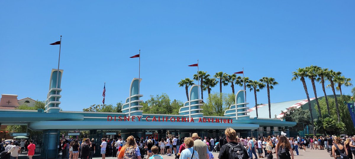 Disneyfan9523's tweet photo. I'm Here At Disney California Adventure Park To See World Of Color Happiness As Part Of The Disneyland 70th Anniversary Celebration. #Disneyland #Disneyland70 #DisneyCaliforniaAdventure #Disney #D23 #WaltDisney #MickeyMouse #WorldOfColorHappiness #WorldOfColor https://t.co/mXy3jDQ46B