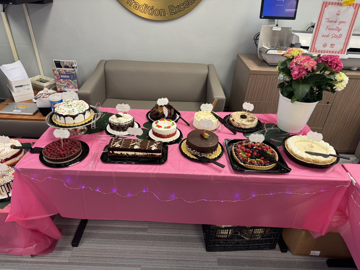 It's the very last week of the school year! A huge thanks to our GBW teachers and staff who have gone above and beyond all year for our students. Boosters and West Nation were able to deliver them a small "thank you" in the form of sweet treats earlier in May.