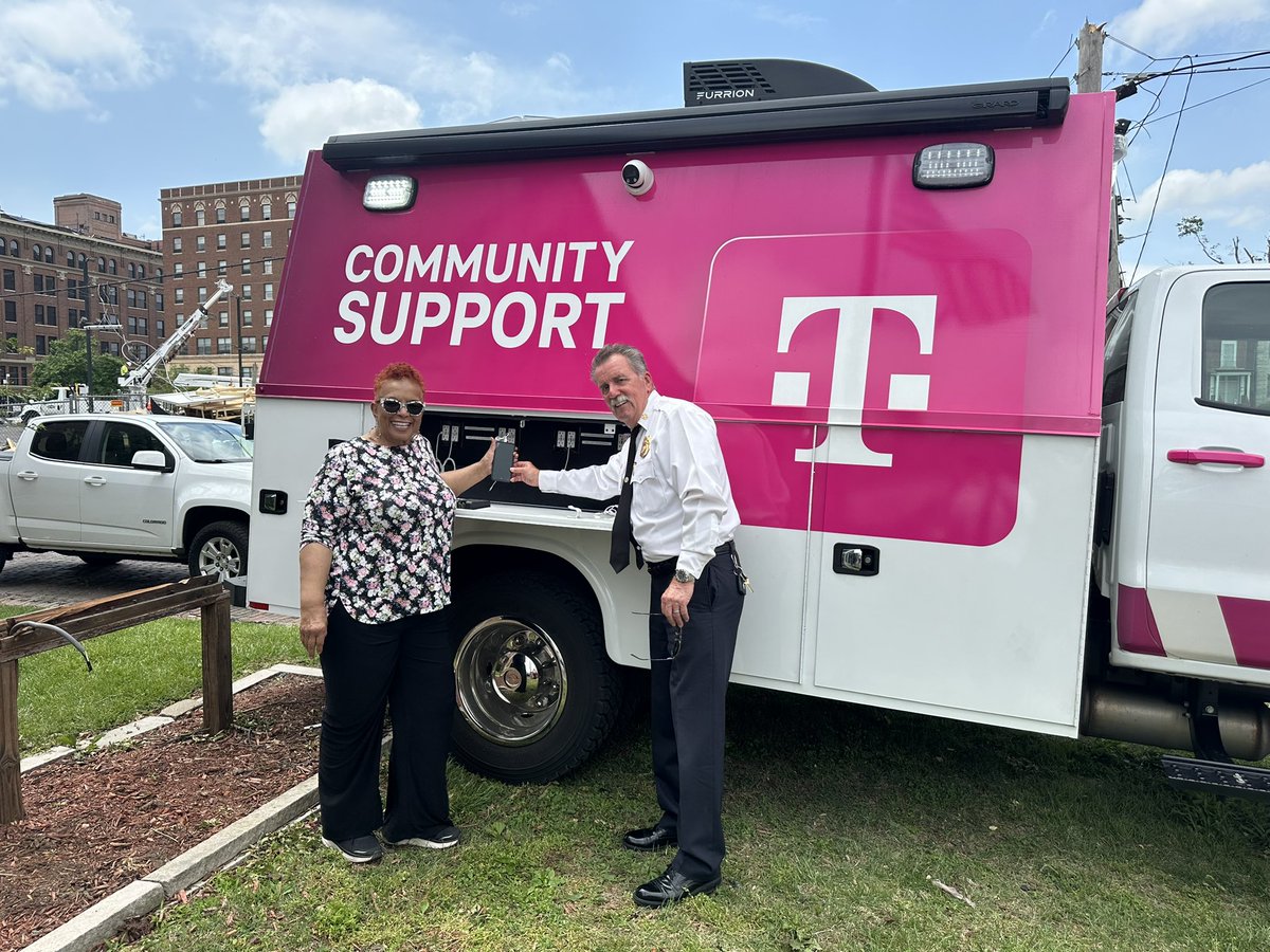 🌪️🔌 Visit Engine House 28, located at 
4810 Enright, St. Louis MO 63108 - to access a <a href="/TMobile/">T-Mobile</a> charging station. 

Charge your devices for free &amp; stay connected with loved ones and important information/updates. #STLCity