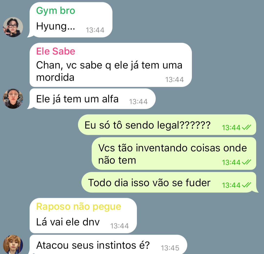 Nietsuki's tweet photo. #chanlix mini au abo

Transferido para a universidade em Seul, Felix se vê entre os jogadores de beisebol após perder as inscrições para o clube de dança.

Ou

Todos notam os olhares do líder do time para o novo ômega, mesmo que esse ômega ja tenha uma mordida em seu pescoço. https://t.co/BHve4oi4kL