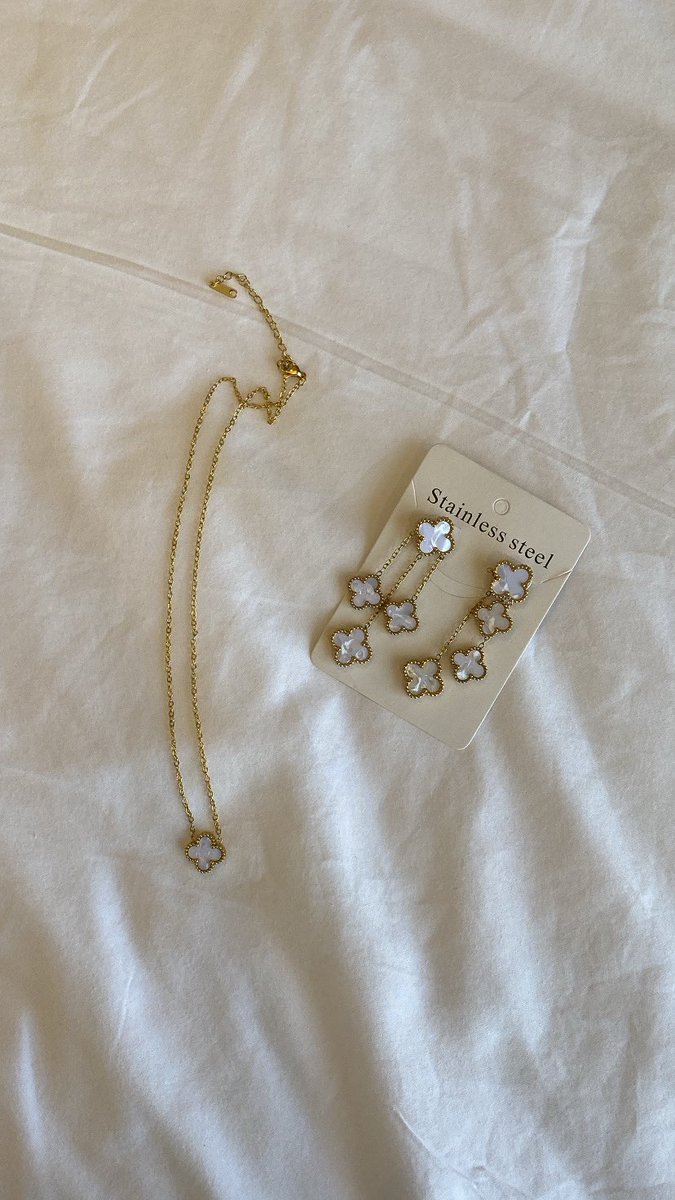 تمادى عَلى قلبي ما به إلا
 حــلالــك🌷🌷🌷🌷