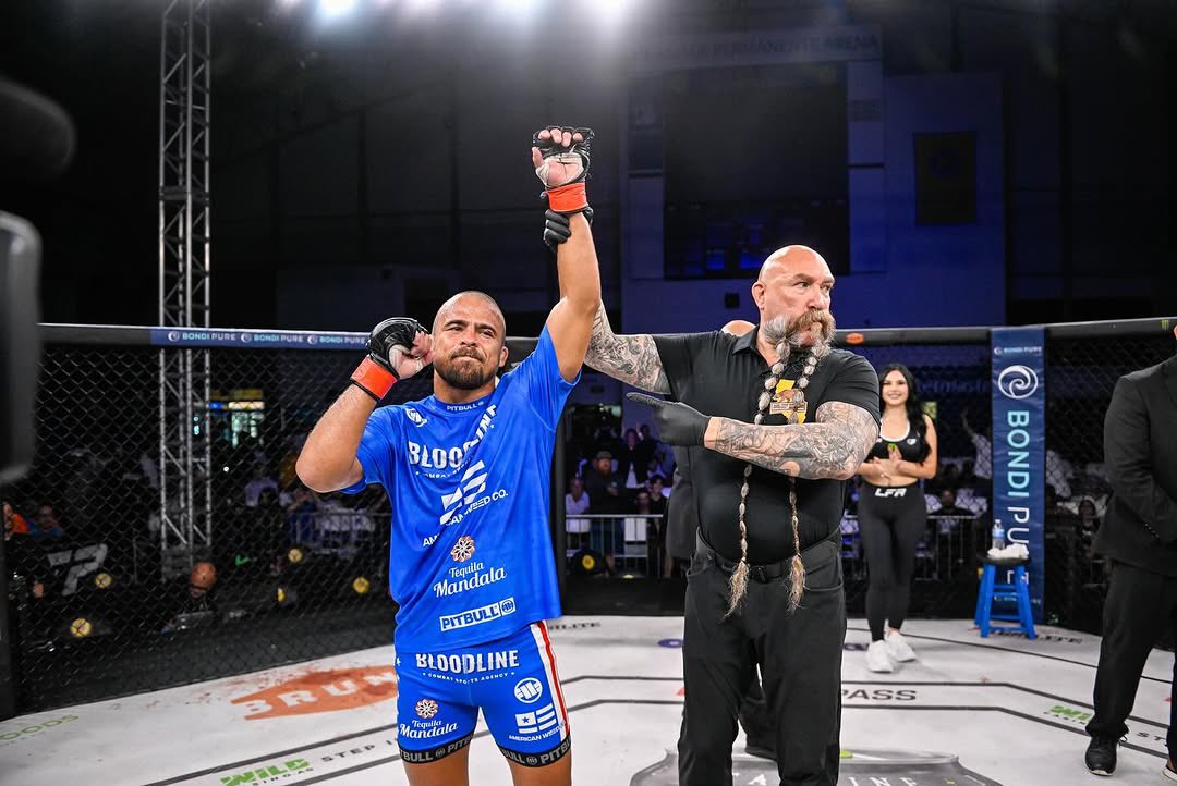 bloodlinecsa's tweet photo. Chris Mecate having a phenomenal victory against the number 1 featherweight contender in North America at @LFAfighting 208! #BloodlineCSA #MMA #MMA https://t.co/n43FwP0TDH