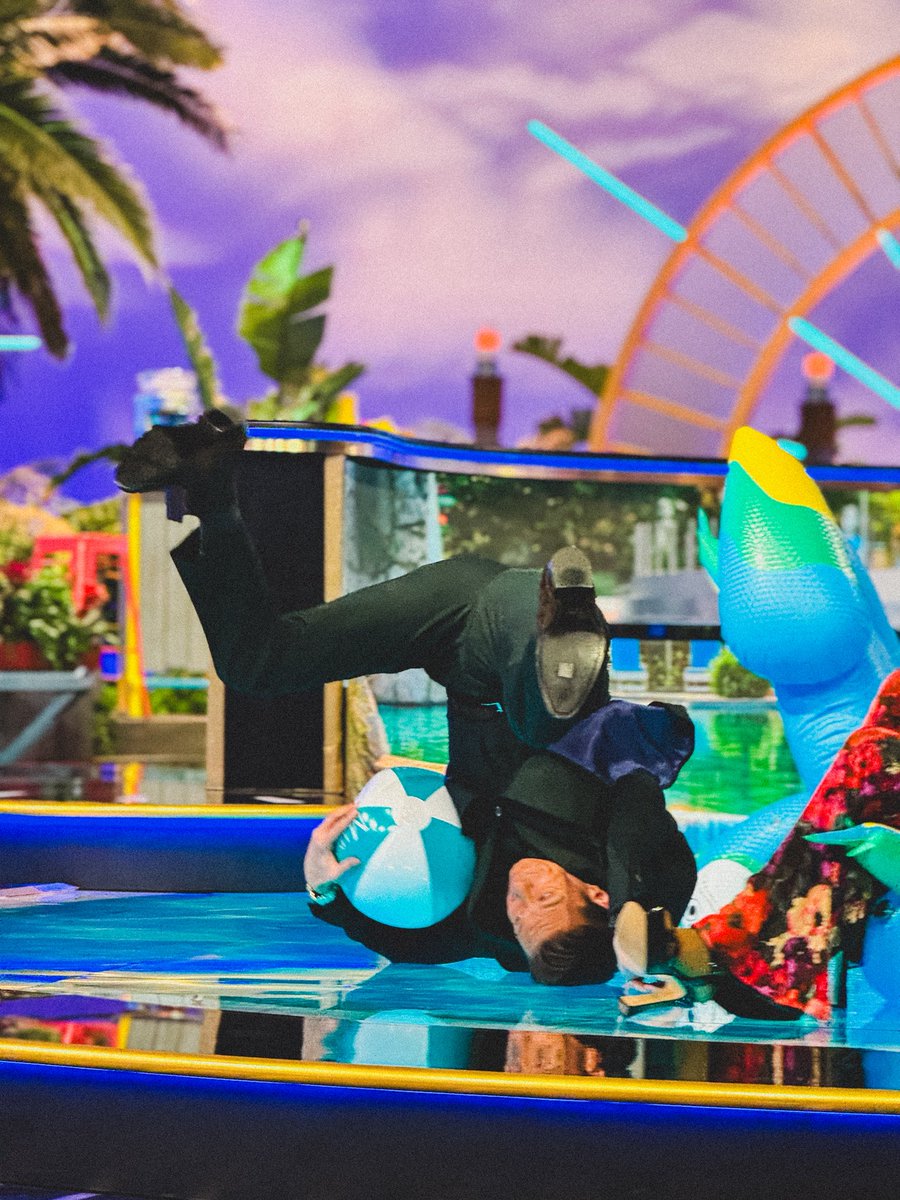 RyanSeacrest's tweet image. This is what happens when I try to relax… See the moment when relaxing took a turn (or a flip) tonight on @WheelofFortune