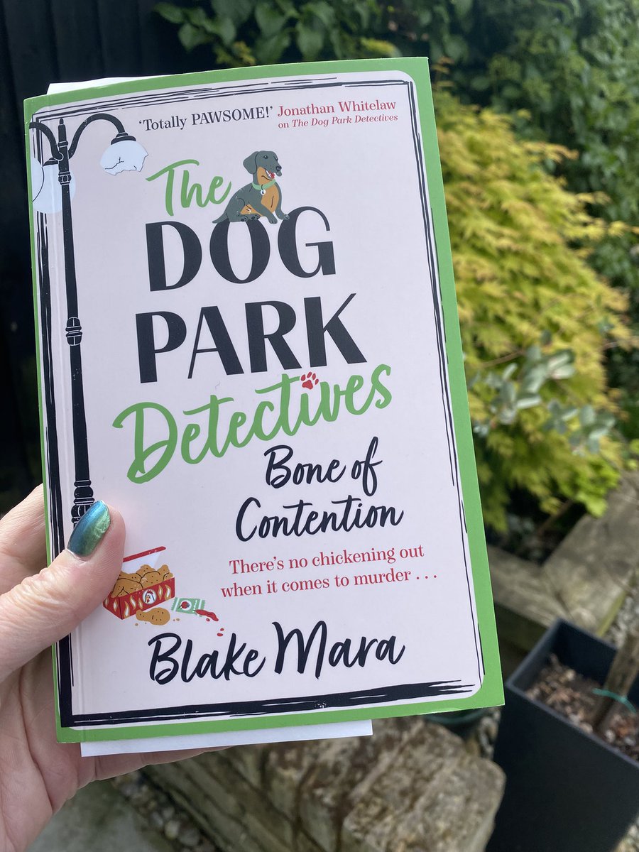 Much enjoying dark doggie doings in East London by <a href="/TheBlakeMara/">Blake Mara #TheDogParkDetectives 🐾</a> 😍